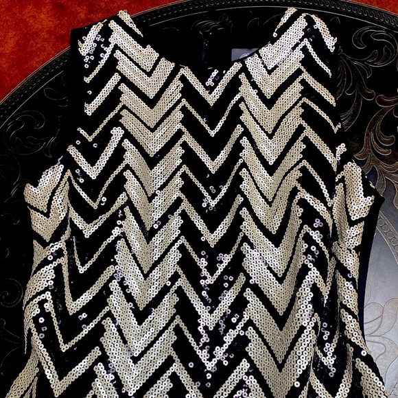 COPY - Vince Camuto Black Silver Chevron Dress Back Zipper Size 6 - Picture 5 of 8